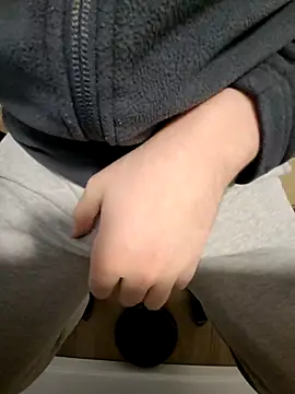 Snapshot of Sissy_Tim chatting on March 17, 2025, 8:29 am Sissy Tim online show from March 17, 2025, 8:29 am