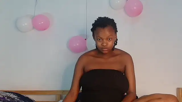 Snapshot of BlondQ2003 chatting on October 24, 2025, 8:05 pm BlondQ2003 online show from October 24, 2025, 8:05 pm