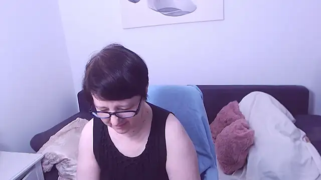 Snapshot of ChristaRose chatting on April 19, 2026, 11:31 am ChristaRose online show from April 19, 2026, 11:31 am