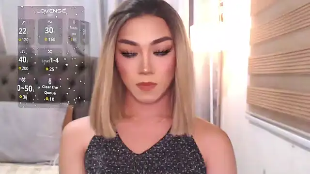 Snapshot of Local_Hoelyx chatting on January 9, 2025, 2:40 pm Local Hoelyx online show from January 9, 2025, 2:40 pm