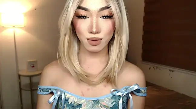 Snapshot of Local_Hoelyx chatting on March 15, 2025, 8:58 am Local Hoelyx online show from March 15, 2025, 8:58 am