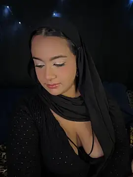 Maryam yamal online show from October 18, 2025, 9:15 pm