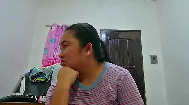 Snapshot of LalaiAsian chatting on December 19, 2024, 7:29 pm LalaiAsian online show from December 19, 2024, 7:29 pm