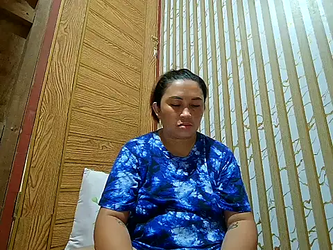 LalaiAsian online show from December 4, 2025, 10:13 am