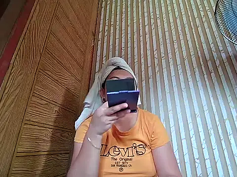 Snapshot of LalaiAsian chatting on February 12, 2026, 6:52 am LalaiAsian online show from February 12, 2026, 6:52 am