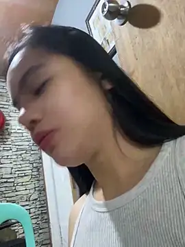 Snapshot of Hebefemme chatting on December 13, 2025, 7:53 pm Hebefemme online show from December 13, 2025, 7:53 pm