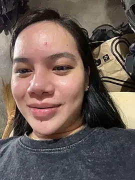 Snapshot of Hebefemme chatting on December 20, 2025, 8:38 pm Hebefemme online show from December 20, 2025, 8:38 pm