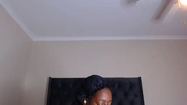 Sexynaughty Gal online show from November 12, 2025, 9:25 pm