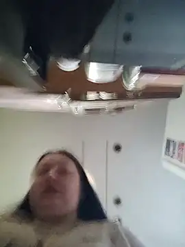 Rini333 online show from February 15, 2026, 8:02 am