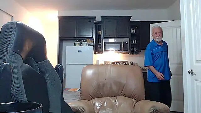 Snapshot of rockpoint69 chatting on February 14, 2026, 10:34 am rockpoint69 online show from February 14, 2026, 10:34 am