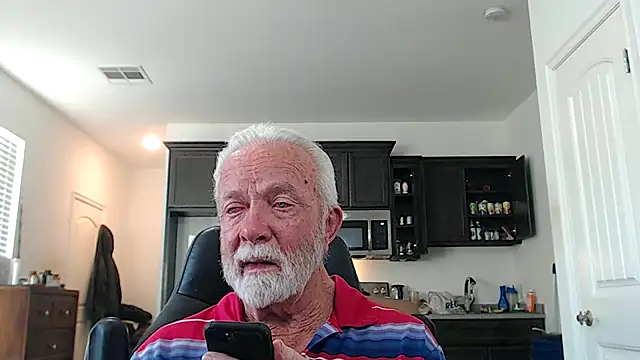 Snapshot of rockpoint69 chatting on February 15, 2026, 11:01 pm rockpoint69 online show from February 15, 2026, 11:01 pm