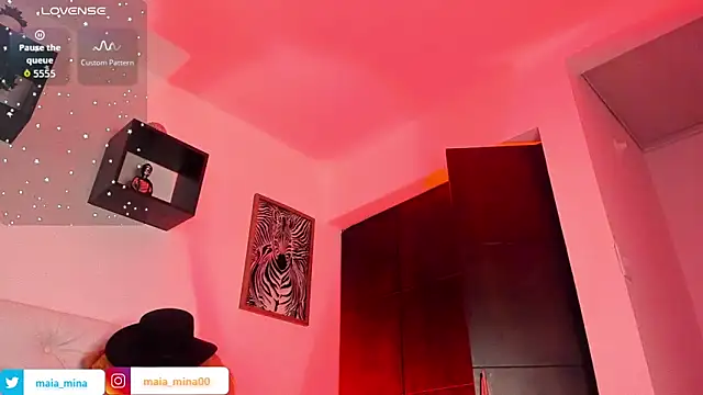 Snapshot of Sharon_smiith chatting on October 4, 2025, 12:19 am Sharon smiith online show from October 4, 2025, 12:19 am