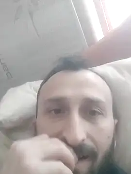 Snapshot of Yaramaz331 chatting on March 16, 2025, 2:44 pm Yaramaz331 online show from March 16, 2025, 2:44 pm