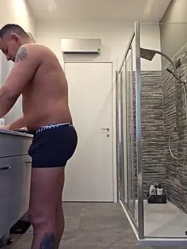 Snapshot of kekko-1982 chatting on December 3, 2024, 1:54 pm kekko-1982 online show from December 3, 2024, 1:54 pm