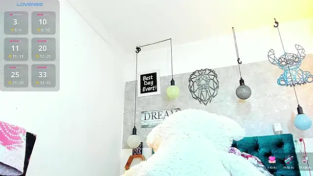 Rebeca xs online show from October 10, 2025, 8:24 am