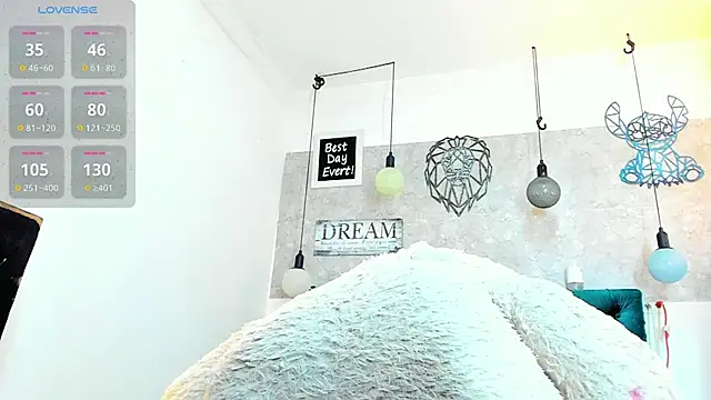 Rebeca xs online show from October 27, 2025, 7:56 am