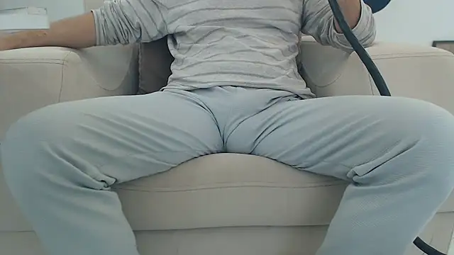 masterxmonster online show from December 15, 2025, 10:52 am