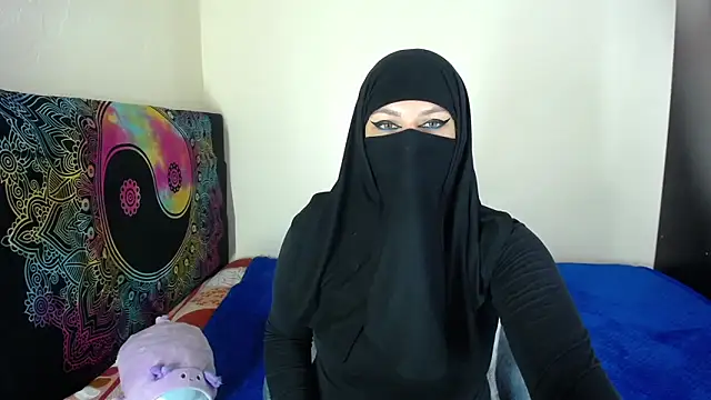 evelyn  salah online show from April 14, 2026, 11:55 pm