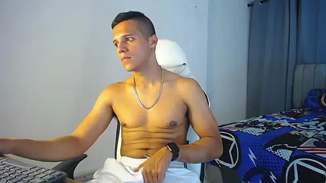 Snapshot of DavidAngell7 chatting on December 11, 2024, 1:05 am DavidAngell7 online show from December 11, 2024, 1:05 am