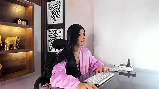 Scarleett 22 online show from July 7, 2026, 8:02 pm