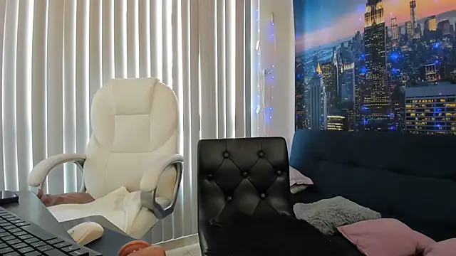 ashleymilf 1 online show from February 19, 2025, 10:09 pm