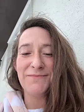 Mini And The Bear online show from February 27, 2026, 4:29 pm