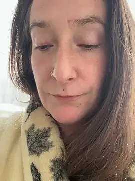 Mini And The Bear online show from April 4, 2026, 5:10 pm