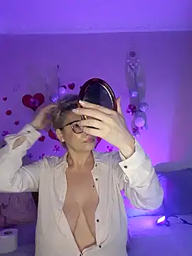 BellaBellaHot online show from November 28, 2025, 11:24 am