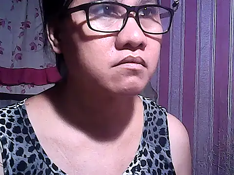 sweetsosie18 online show from November 7, 2025, 5:57 pm