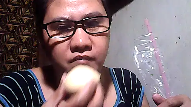 sweetsosie18 online show from December 4, 2025, 7:17 am