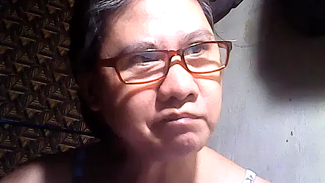 sweetsosie18 online show from May 11, 2026, 8:28 pm