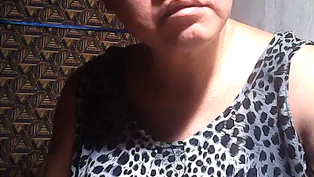 sweetsosie18 online show from May 14, 2026, 9:43 pm