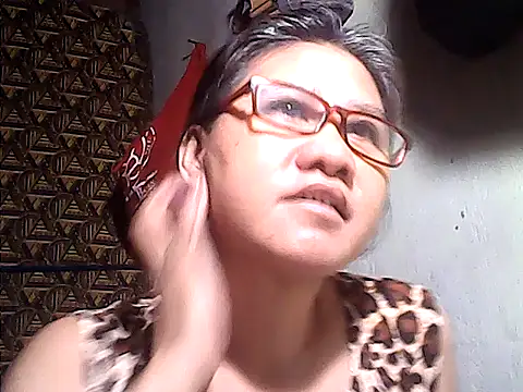sweetsosie18 online show from May 17, 2026, 4:58 pm