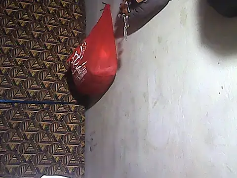 sweetsosie18 online show from May 19, 2026, 9:37 am