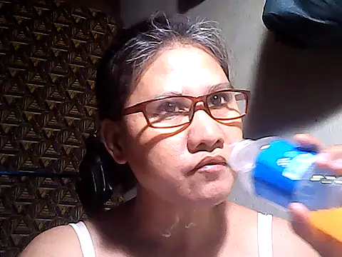 sweetsosie18 online show from May 26, 2026, 2:51 am