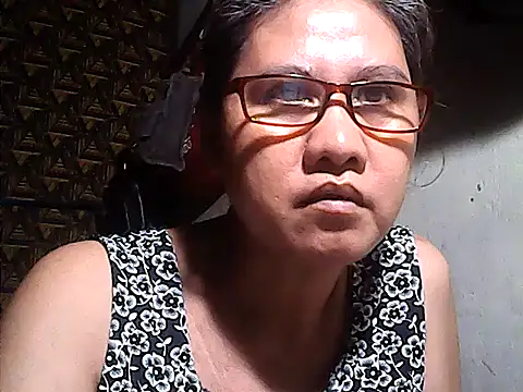 sweetsosie18 online show from May 30, 2026, 12:46 pm