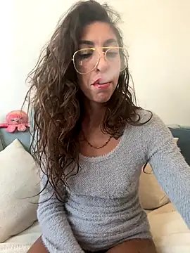 amanilouve online show from October 17, 2025, 9:34 am