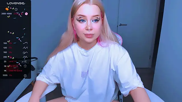 Snapshot of MonaLauu chatting on March 11, 2025, 3:12 pm MonaLauu online show from March 11, 2025, 3:12 pm