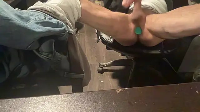 eddieeatsass online show from January 14, 2026, 8:47 pm