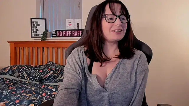 Snapshot of LucieWinters_UK chatting on January 6, 2025, 3:40 pm LucieWinters UK online show from January 6, 2025, 3:40 pm