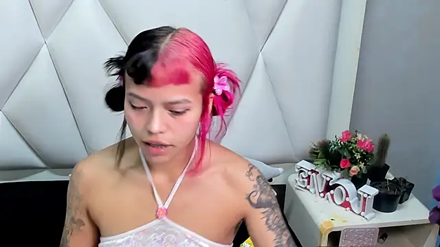 katalina garcia online show from November 20, 2025, 11:04 pm