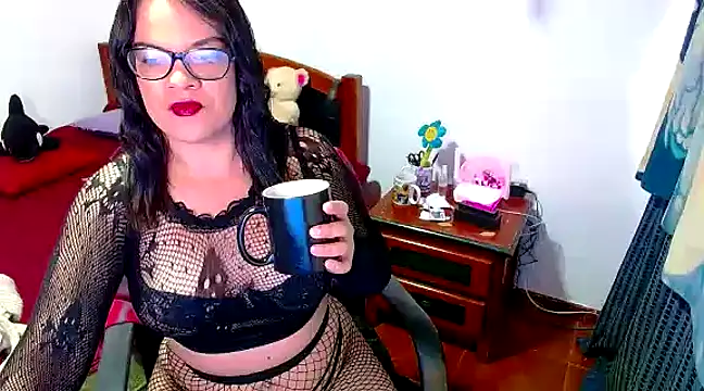 luchiana hott21 online show from December 9, 2024, 3:44 pm