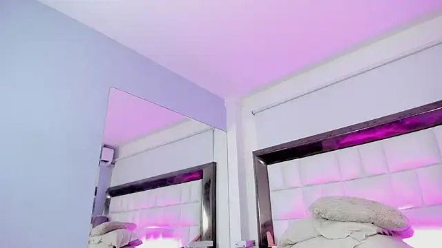 MiaConte online show from January 31, 2025, 1:22 am