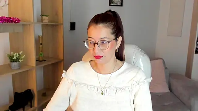 Antonnella 3 online show from November 17, 2025, 12:44 pm