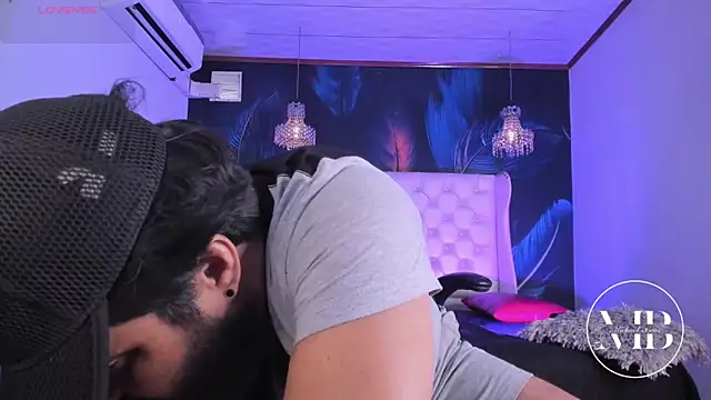 Snapshot of MichaelBear_ chatting on February 16, 2026, 5:42 pm MichaelBear online show from February 16, 2026, 5:42 pm