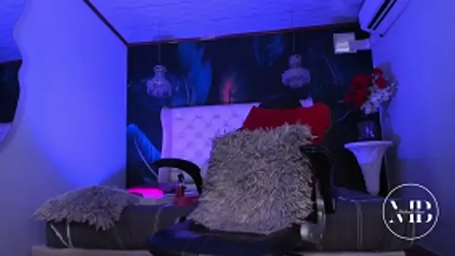 Snapshot of MichaelBear_ chatting on February 19, 2026, 1:40 pm MichaelBear online show from February 19, 2026, 1:40 pm