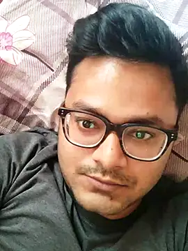 Snapshot of Honestguy100 chatting on November 3, 2025, 10:05 am Honestguy100 online show from November 3, 2025, 10:05 am