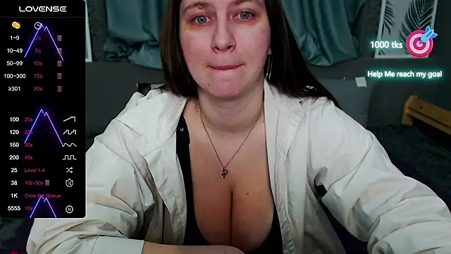 Snapshot of LiyaSilve chatting on February 27, 2025, 7:01 am LiyaSilve online show from February 27, 2025, 7:01 am