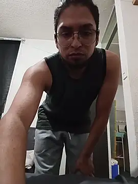 BossyTrio online show from February 1, 2026, 1:37 am