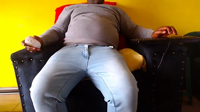 zuluboyxx online show from February 15, 2026, 6:21 am